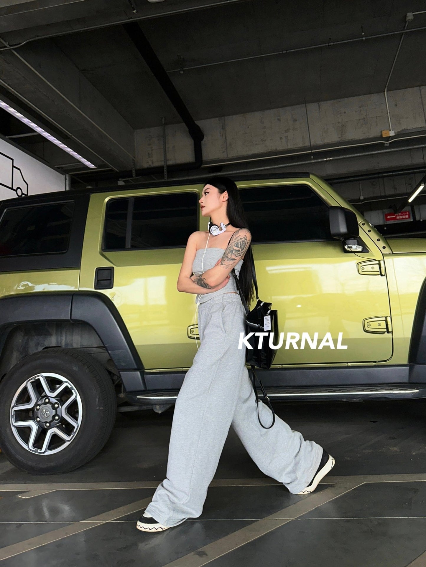 23SS Glamour Grind: American Street Style Sports Tube Top and Trousers - Kturnal